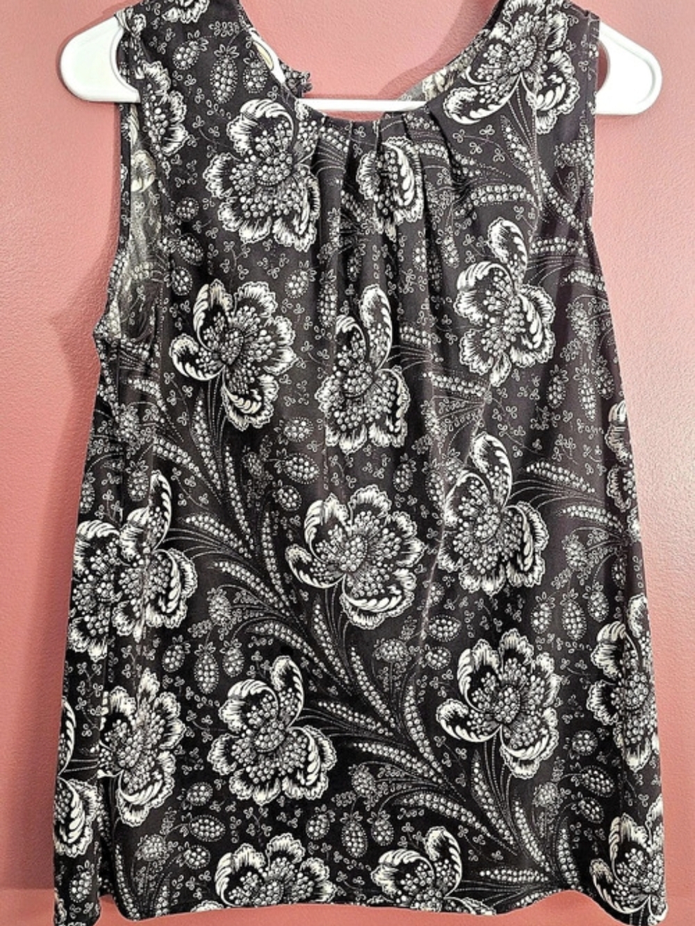 Talbots Floral Sleeveless Top in Black & White Size 12 Like New